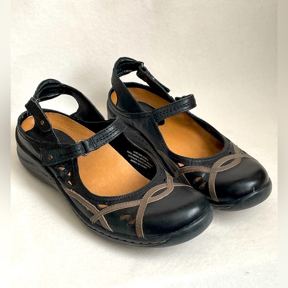 Earth Shoes - Earth Leather Mary Jane Flats